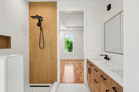 $699,900 | 2620 Albion Street, Nashville, TN 37208