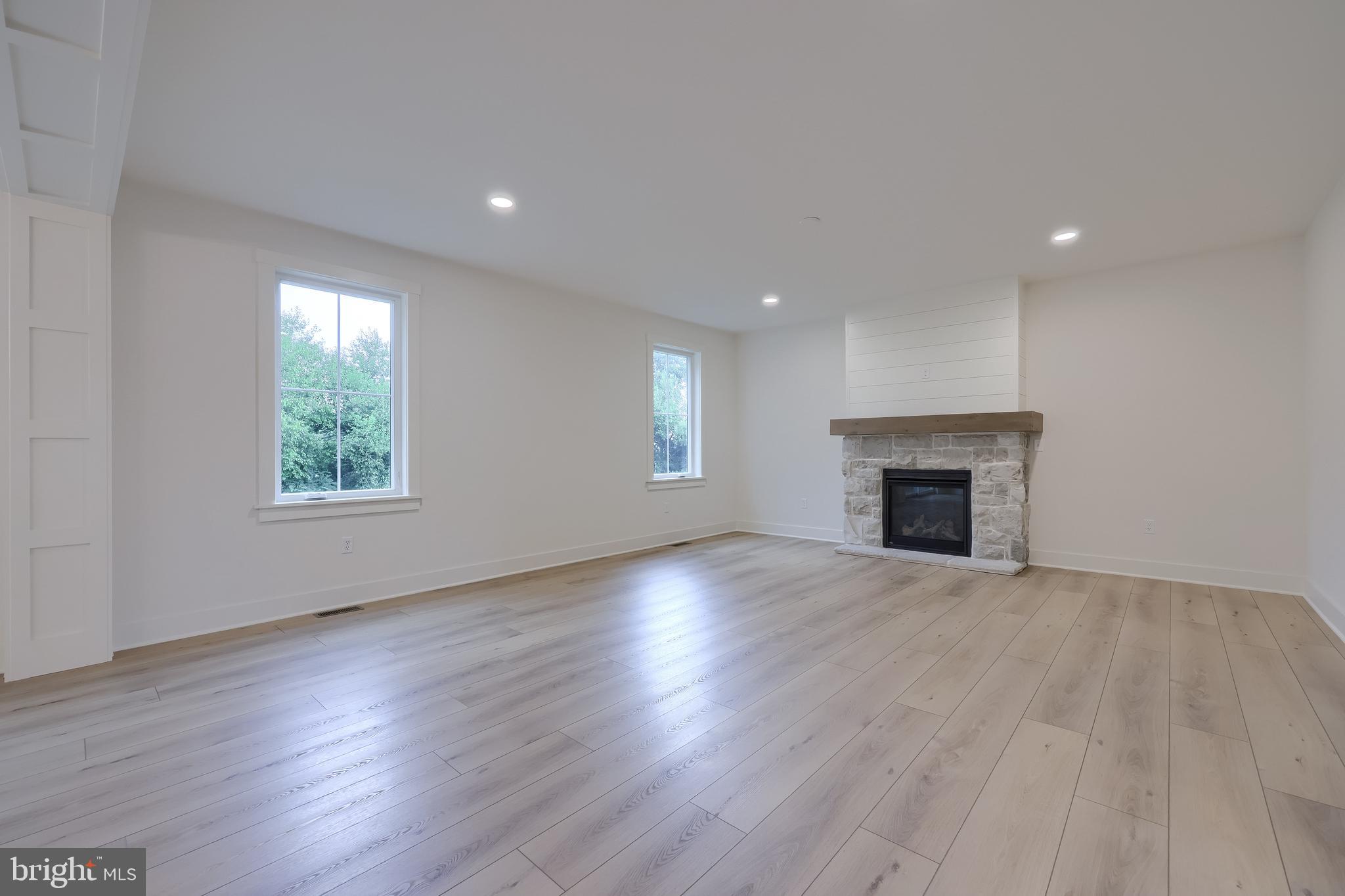 965 Royal Road Annville, PA 17003 - Photo 12 of 41 Gas Fireplace