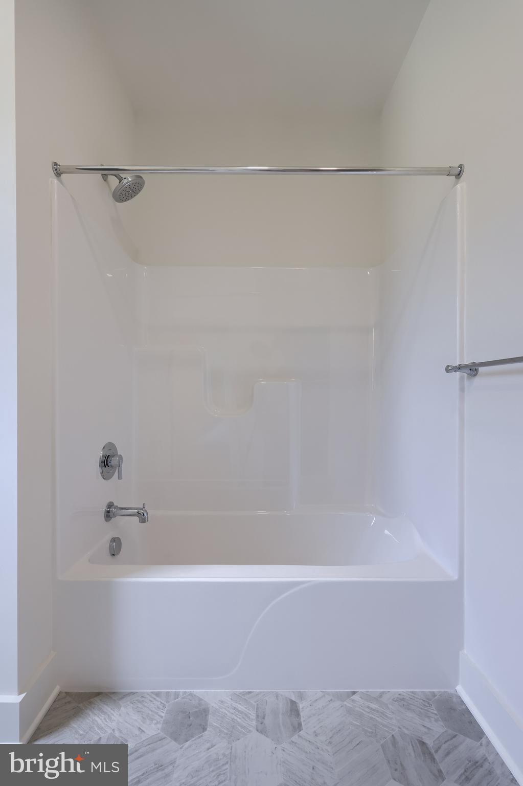 965 Royal Road Annville, PA 17003 - Photo 37 of 41 Jack & Jill Bath for Bedrooms 2 & 3