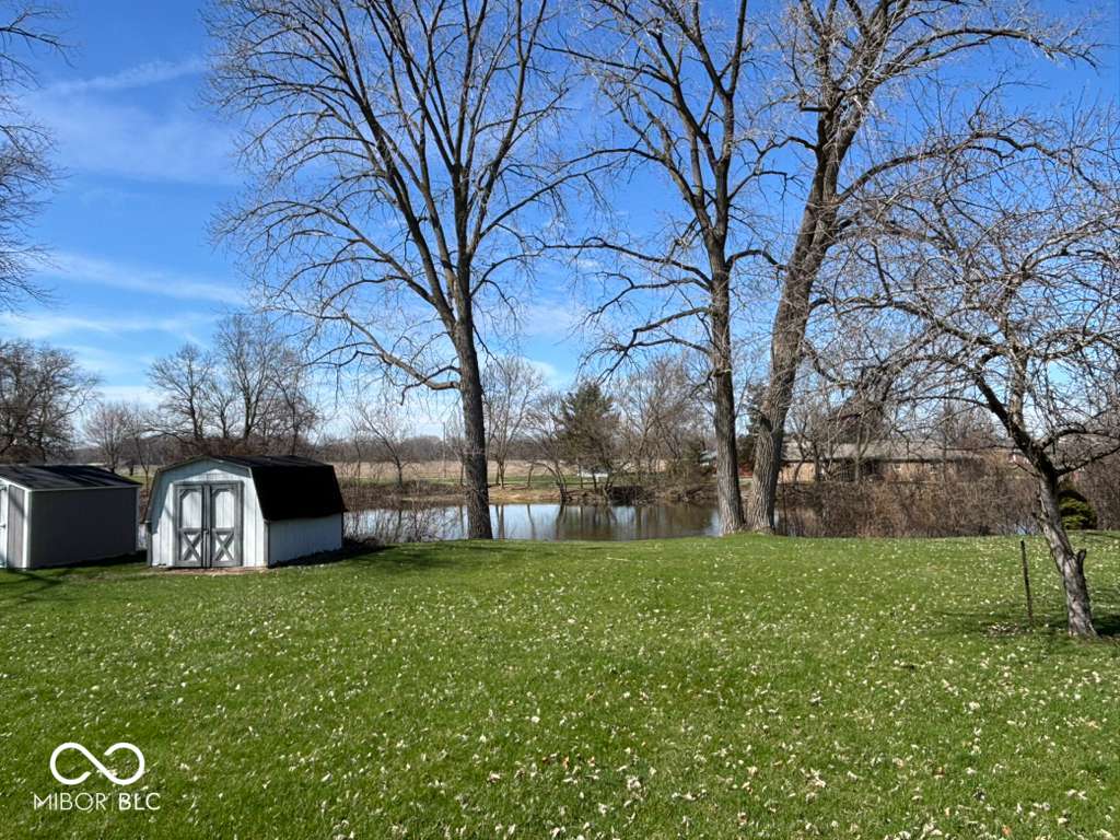 321 South Locust Street Morristown, IN 46161 - Photo 11 of 37