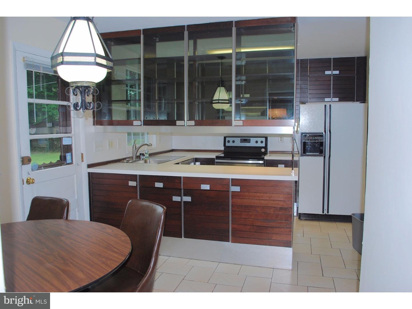 1709 Earlington Road Havertown, PA 19083 - Photo 10 of 20 Kitchen