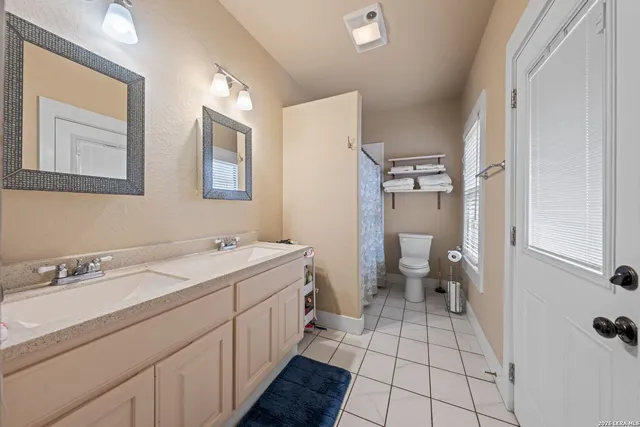 $2,350 | 312 Lytle Street, Kerrville, TX 78028