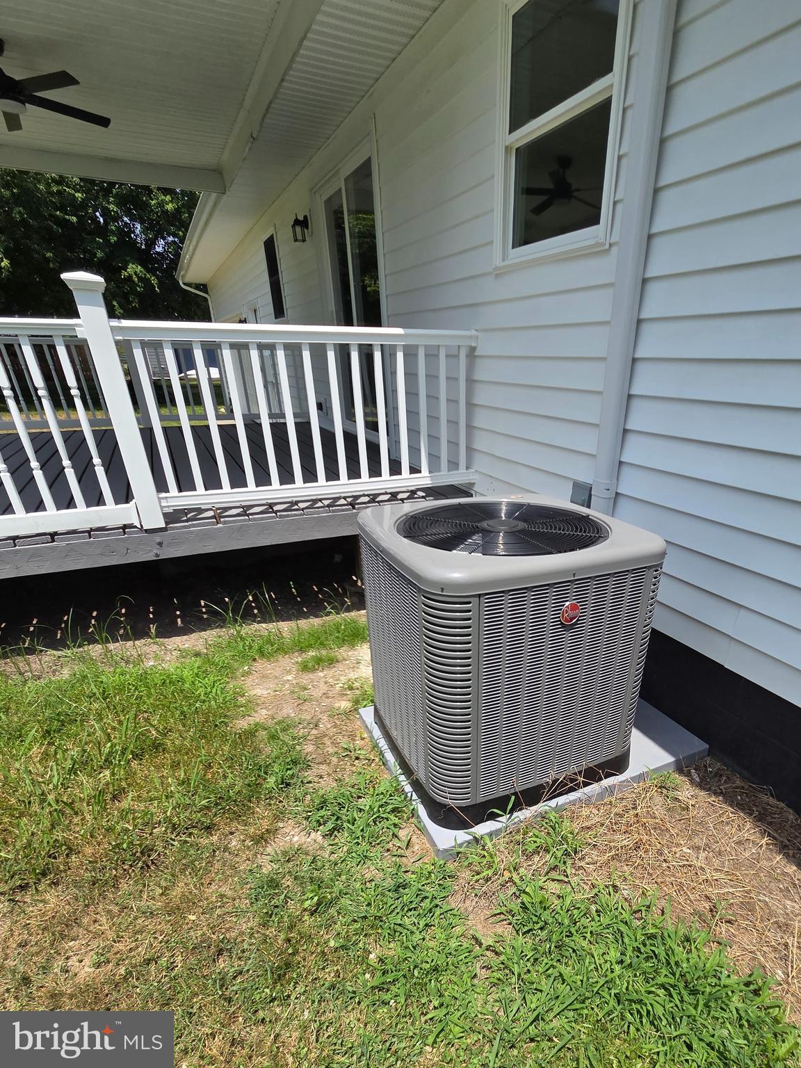 5046 Aireys Road Cambridge, MD 21613 - Photo 13 of 35 a view of backyard with deck and tub