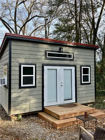 $2,895 | 703 Longview Street, Greensboro, NC 27403