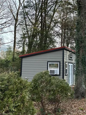 $2,995 | 703 Longview Street, Greensboro, NC 27403