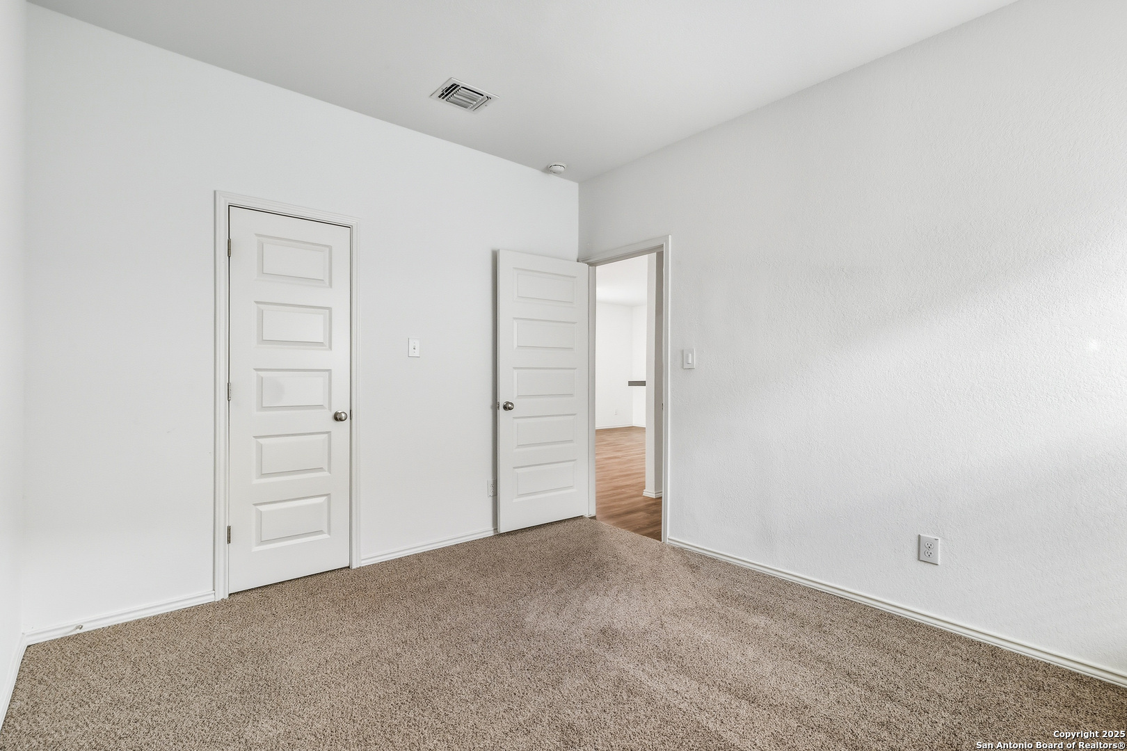 4426 Chandler Road, Unit 3 San Antonio, TX 78222 - Photo 18 of 26 a view of an empty room