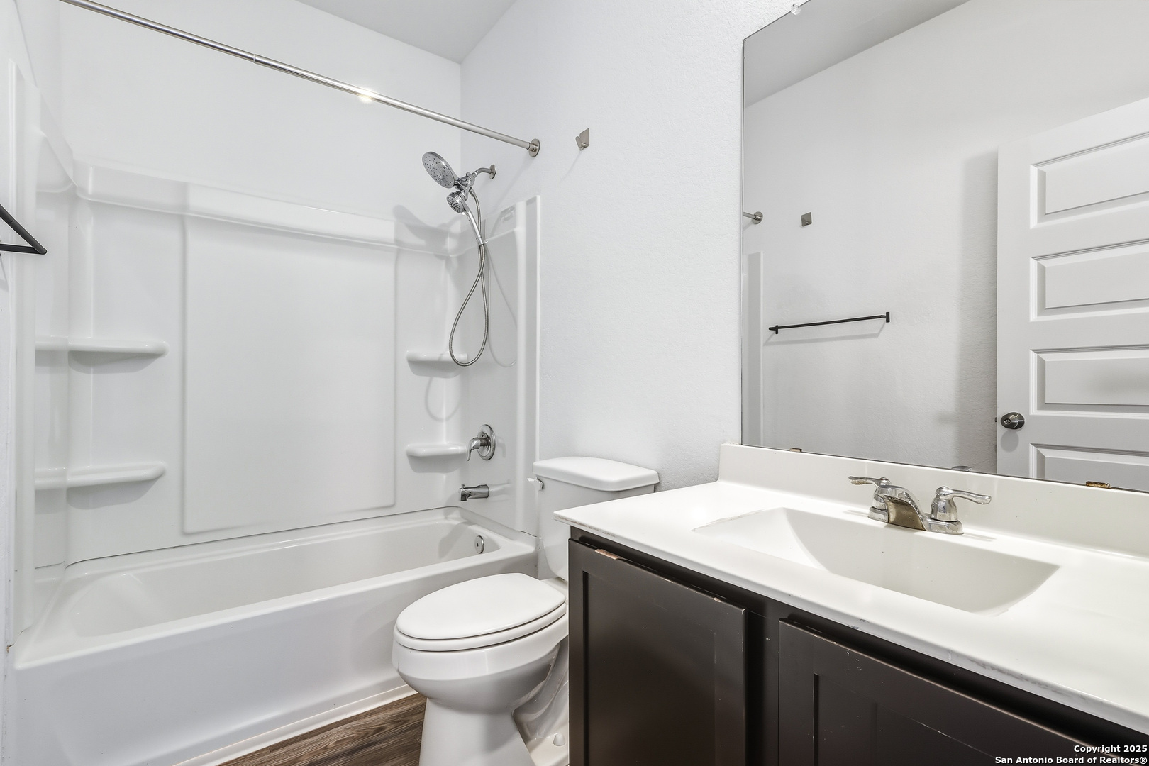 4426 Chandler Road, Unit 3 San Antonio, TX 78222 - Photo 19 of 26 a bathroom with a sink a toilet and a bathtub