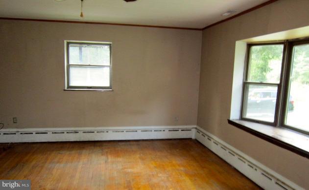 403 Shady Beach Road North East, MD 21901 - Photo 11 of 19 Living Room