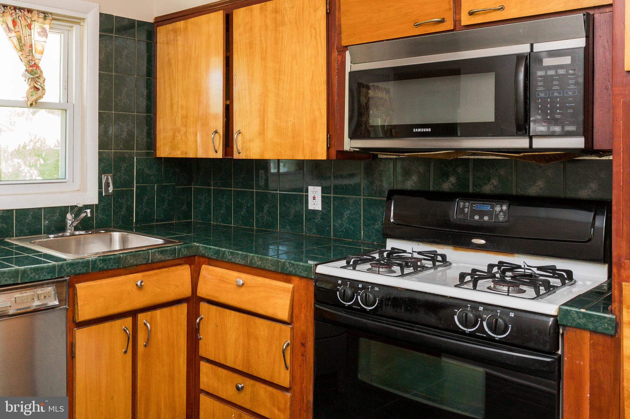 2444 Forest Green Road Baltimore, MD 21209 - Photo 10 of 30