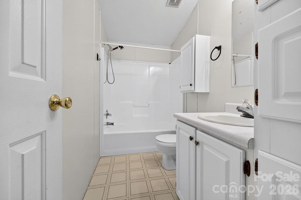 6041 Kaylas Ridge Road Connelly Springs, NC 28612 - Photo 12 of 48 Gallery Image 12