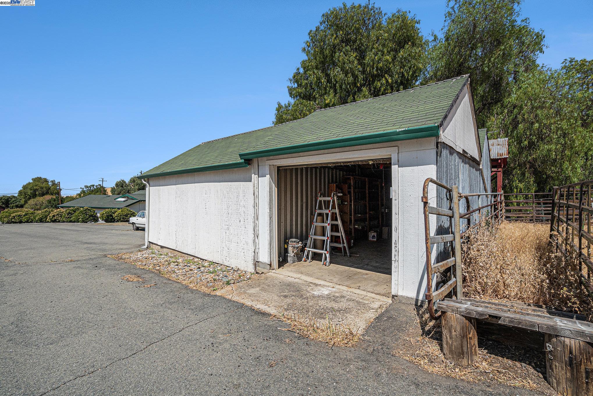 5799 Nortonville Road Pittsburg, CA 94565 - Photo 33 of 59