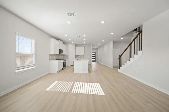 $379,900 | 23129 Chablis Drive, Alvin, TX 77511