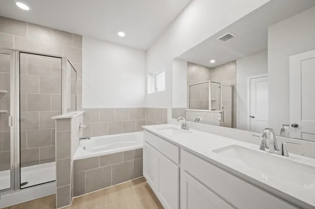 $379,900 | 23129 Chablis Drive, Alvin, TX 77511