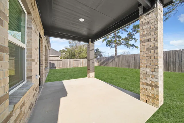 $379,900 | 23129 Chablis Drive, Alvin, TX 77511