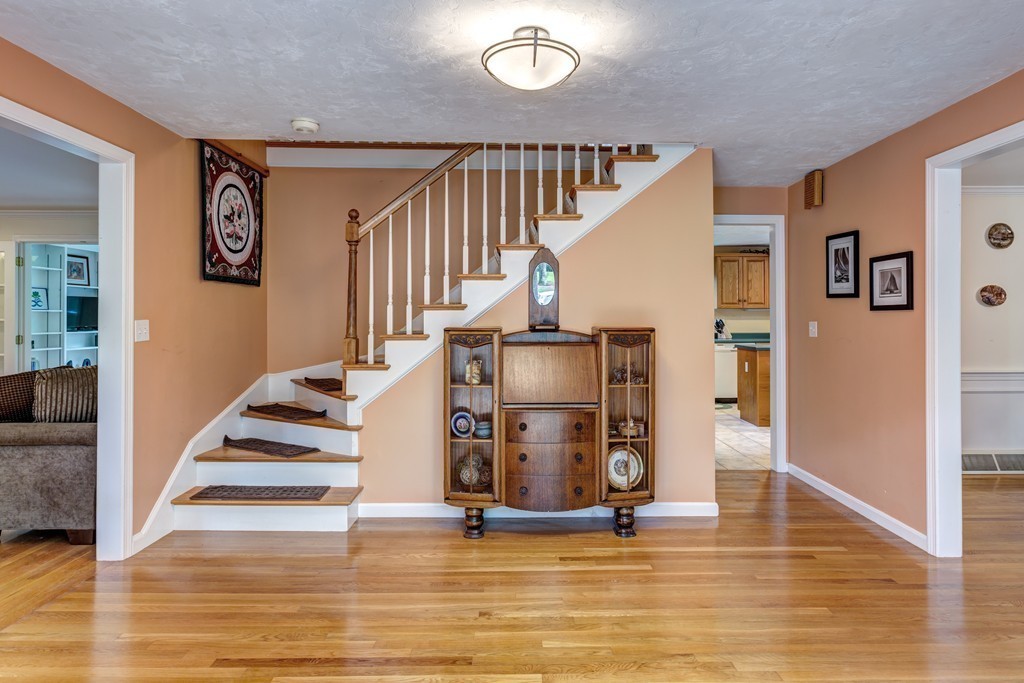 17 Briar Hill Road Sharon, MA 02067 - Photo 4 of 29 Gallery Image 4