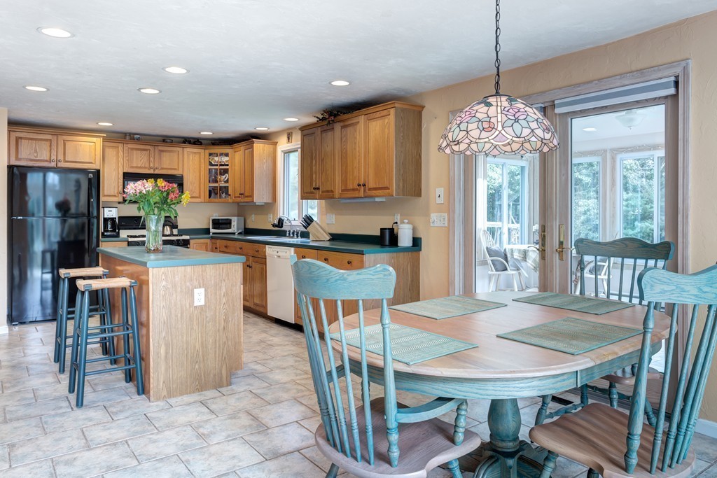17 Briar Hill Road Sharon, MA 02067 - Photo 9 of 29 Gallery Image 9
