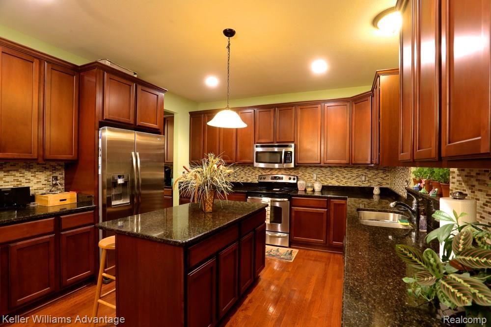 27473 Cromwell Road Novi, MI 48374 - Photo 4 of 31 DL2A8746.jpg