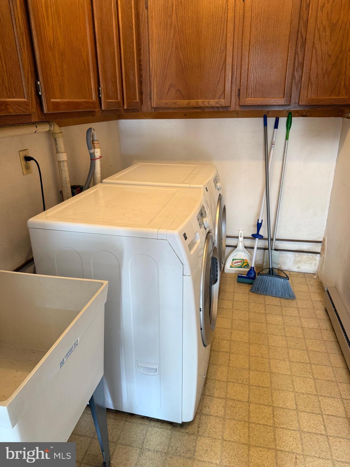 1578 Baltimore Road Dillsburg, PA 17019 - Photo 18 of 22 Main level Laundry