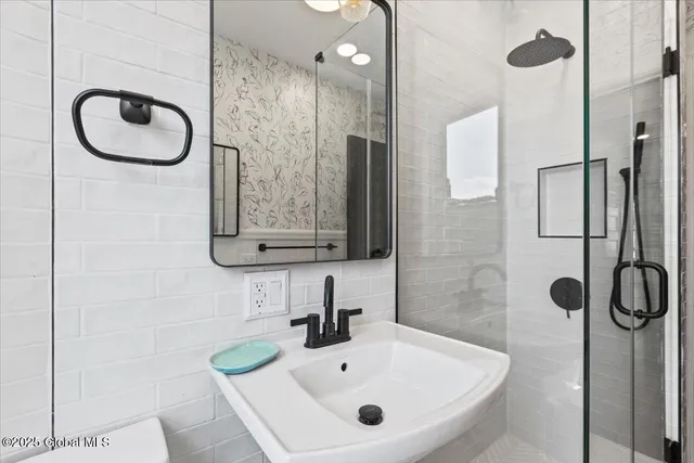 $600,000 | 218 Lancaster Street, Albany, NY 12210