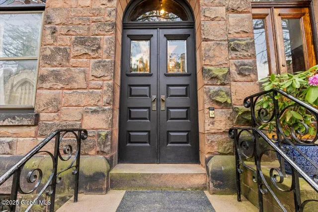 $600,000 | 218 Lancaster Street, Albany, NY 12210