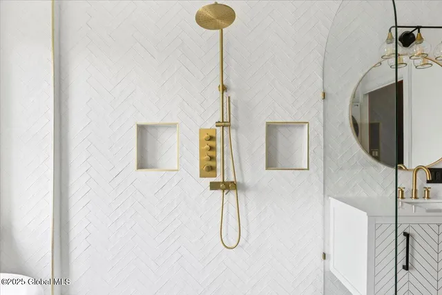 $600,000 | 218 Lancaster Street, Albany, NY 12210