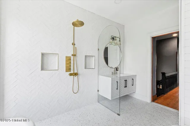 $600,000 | 218 Lancaster Street, Albany, NY 12210