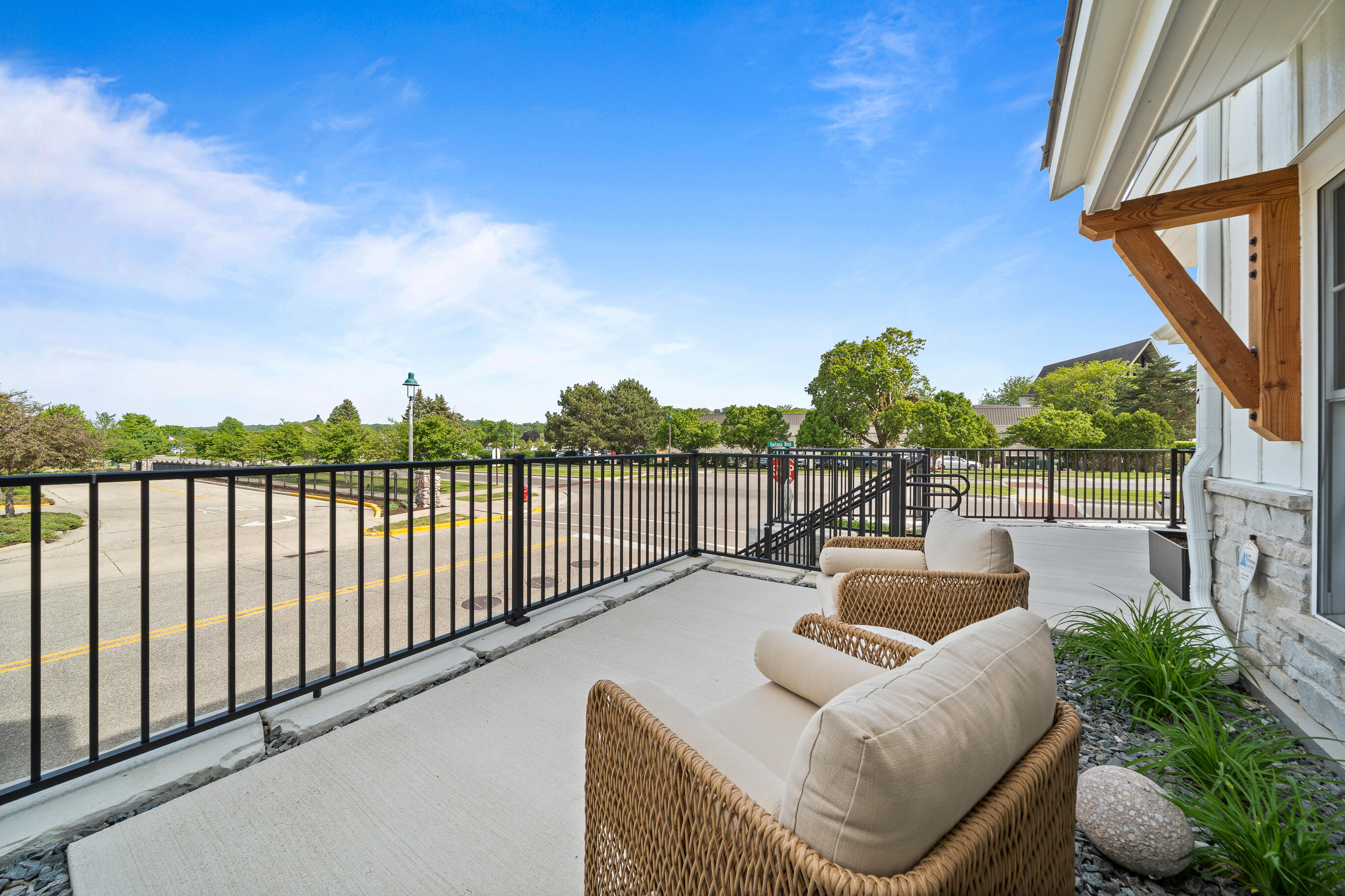 278 High Street, Unit 9 Fontana, WI 53125 - Photo 122 of 124 278 High St - Spring 26-29
