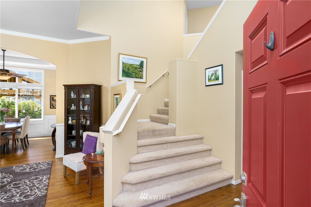 18220 32nd Avenue Southeast Bothell, WA 98012 - Photo 3 of 40 Gallery Image 3