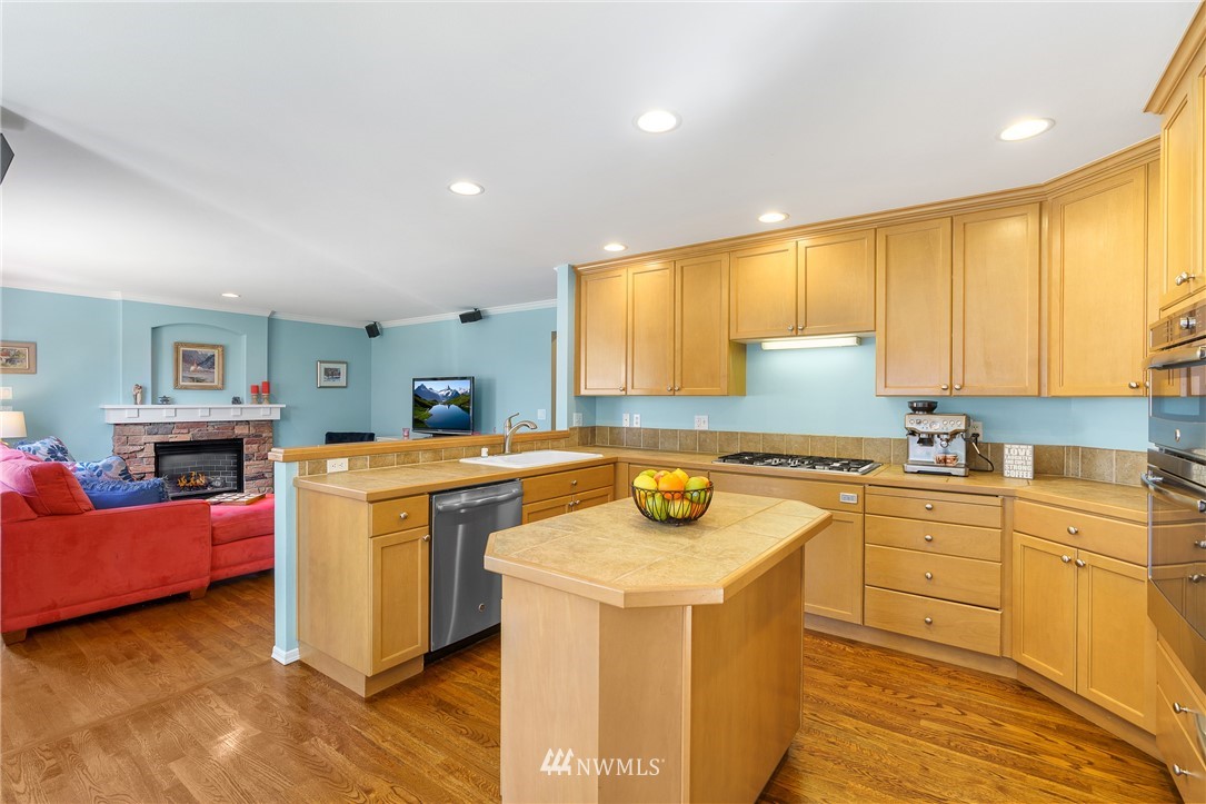 18220 32nd Avenue Southeast Bothell, WA 98012 - Photo 9 of 40 Gallery Image 9