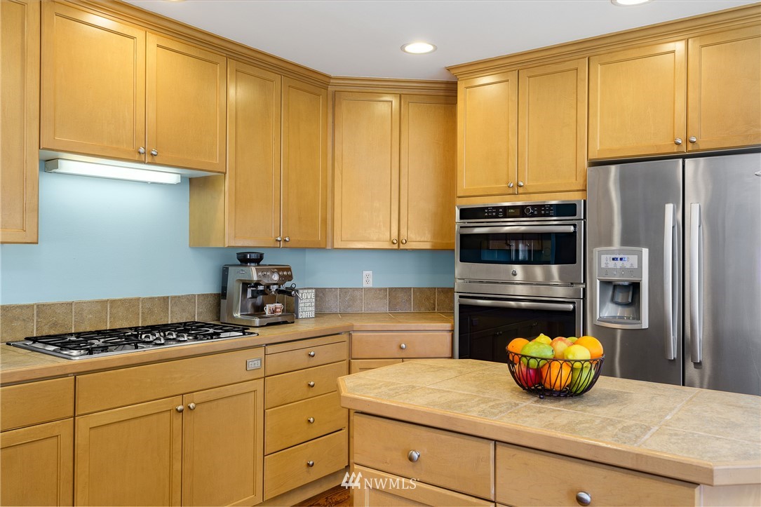 18220 32nd Avenue Southeast Bothell, WA 98012 - Photo 10 of 40 Gallery Image 10