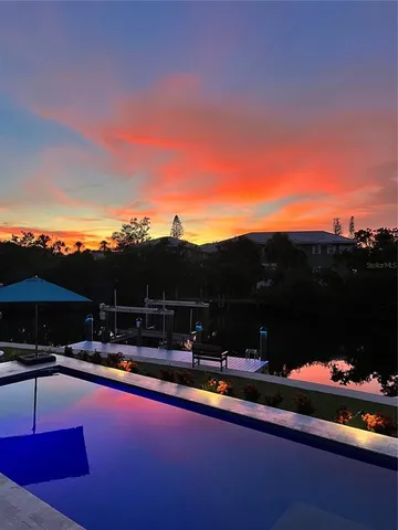 $3,995,000 | 262 Island Circle, Sarasota, FL 34242