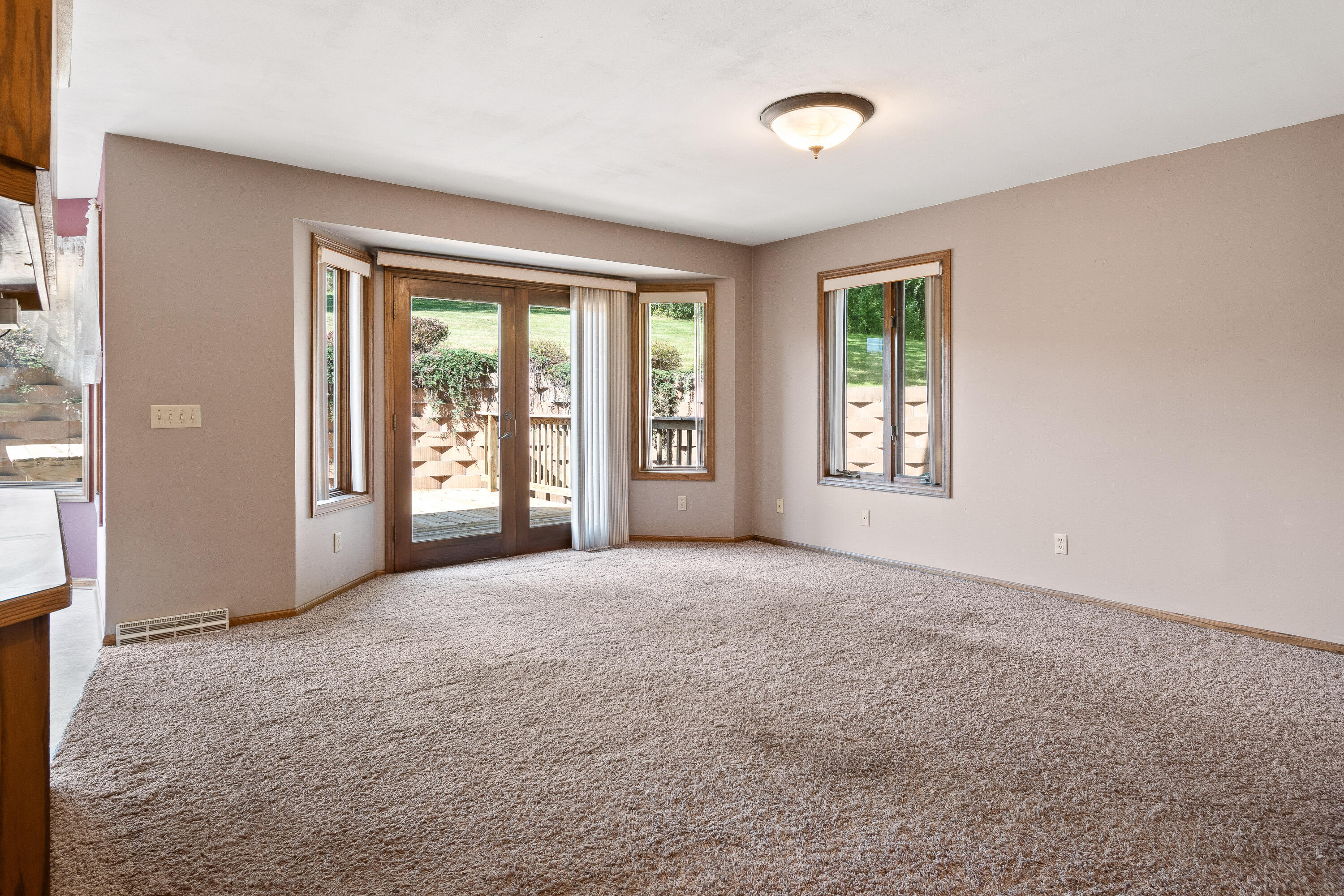 613 Mohawk Court Waterloo, WI 53594 - Photo 6 of 49 25