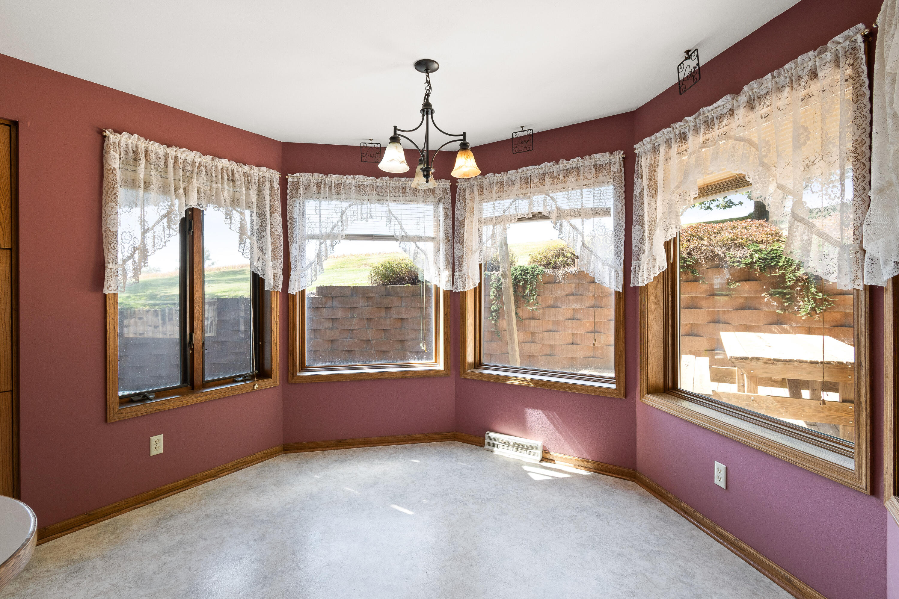 613 Mohawk Court Waterloo, WI 53594 - Photo 8 of 49 28