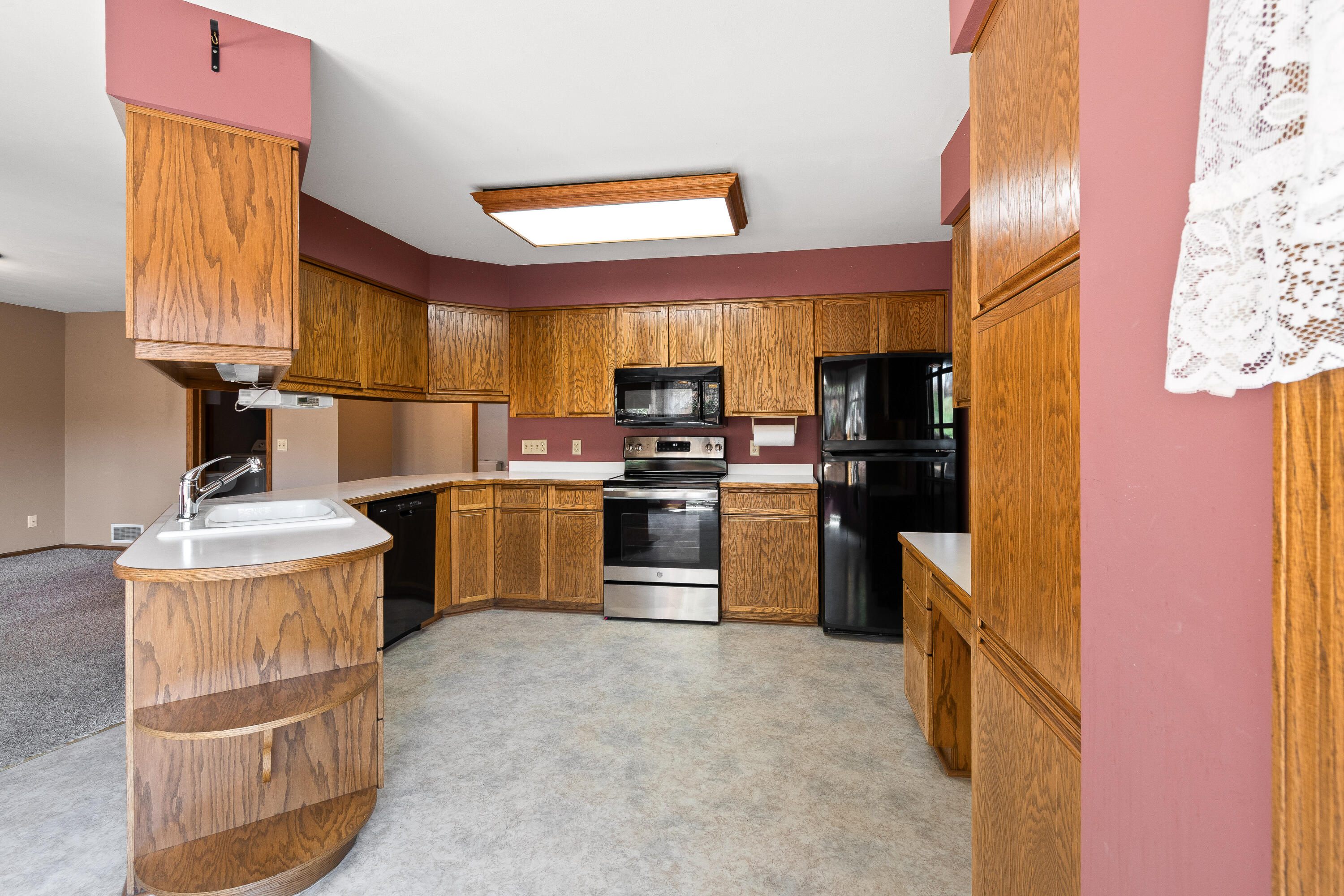 613 Mohawk Court Waterloo, WI 53594 - Photo 9 of 49 29