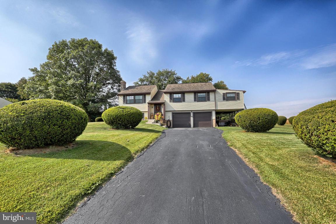 180 Bender Road Lancaster, PA 17603 - Photo 2 of 28