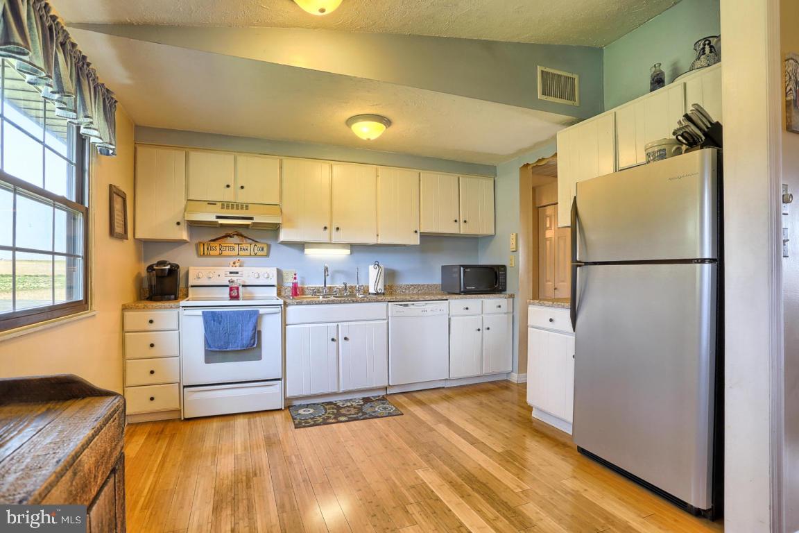 180 Bender Road Lancaster, PA 17603 - Photo 14 of 28