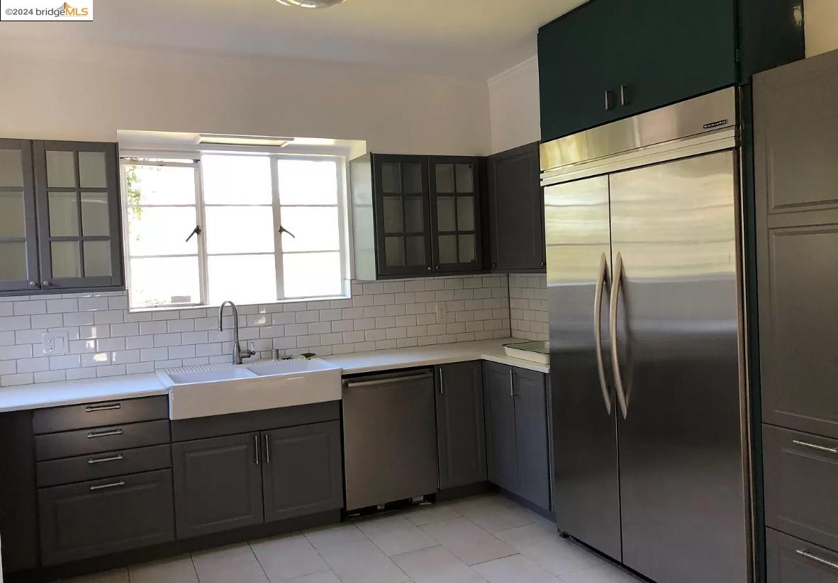 515 Hampton Road Piedmont, CA 94611 - Photo 7 of 11