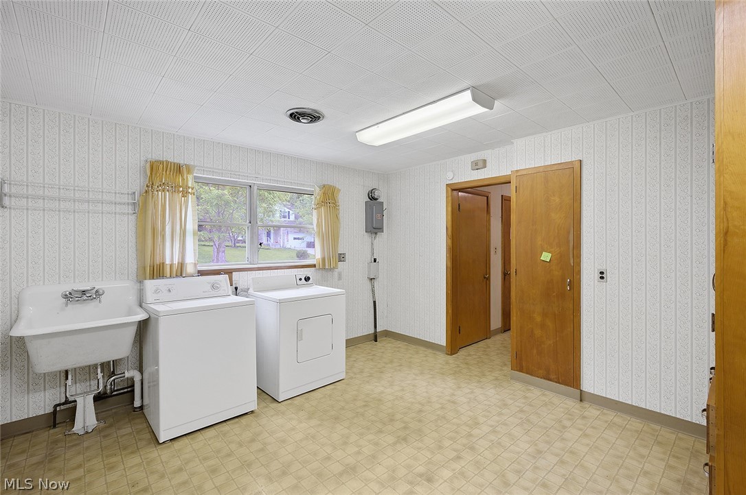 1466 Westover Road Cleveland, OH 44118 - Photo 11 of 35 Gallery Image 11
