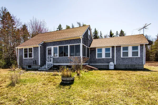 $425,000 | 85 Cir Farm Lane, Blue Hill, ME 04614