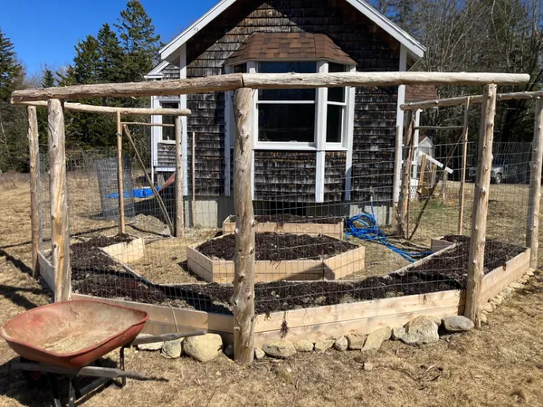 $425,000 | 85 Cir Farm Lane, Blue Hill, ME 04614