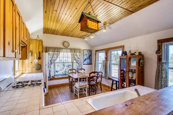 $425,000 | 85 Cir Farm Lane, Blue Hill, ME 04614