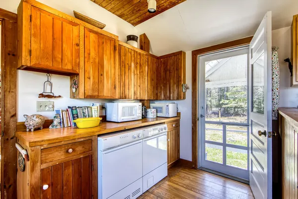 $425,000 | 85 Cir Farm Lane, Blue Hill, ME 04614