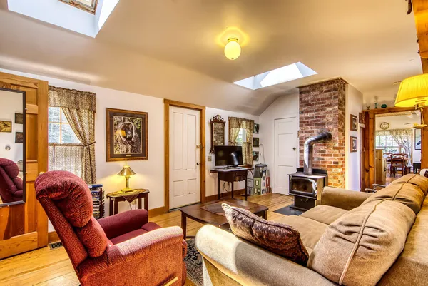 $425,000 | 85 Cir Farm Lane, Blue Hill, ME 04614