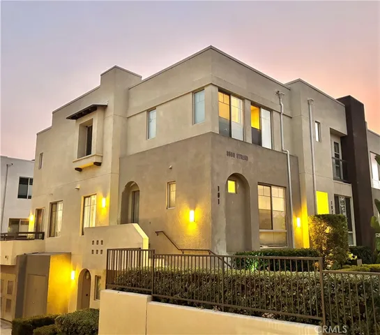 $1,395,000 | 5550 Strand, Unit 101, Hawthorne, CA 90250