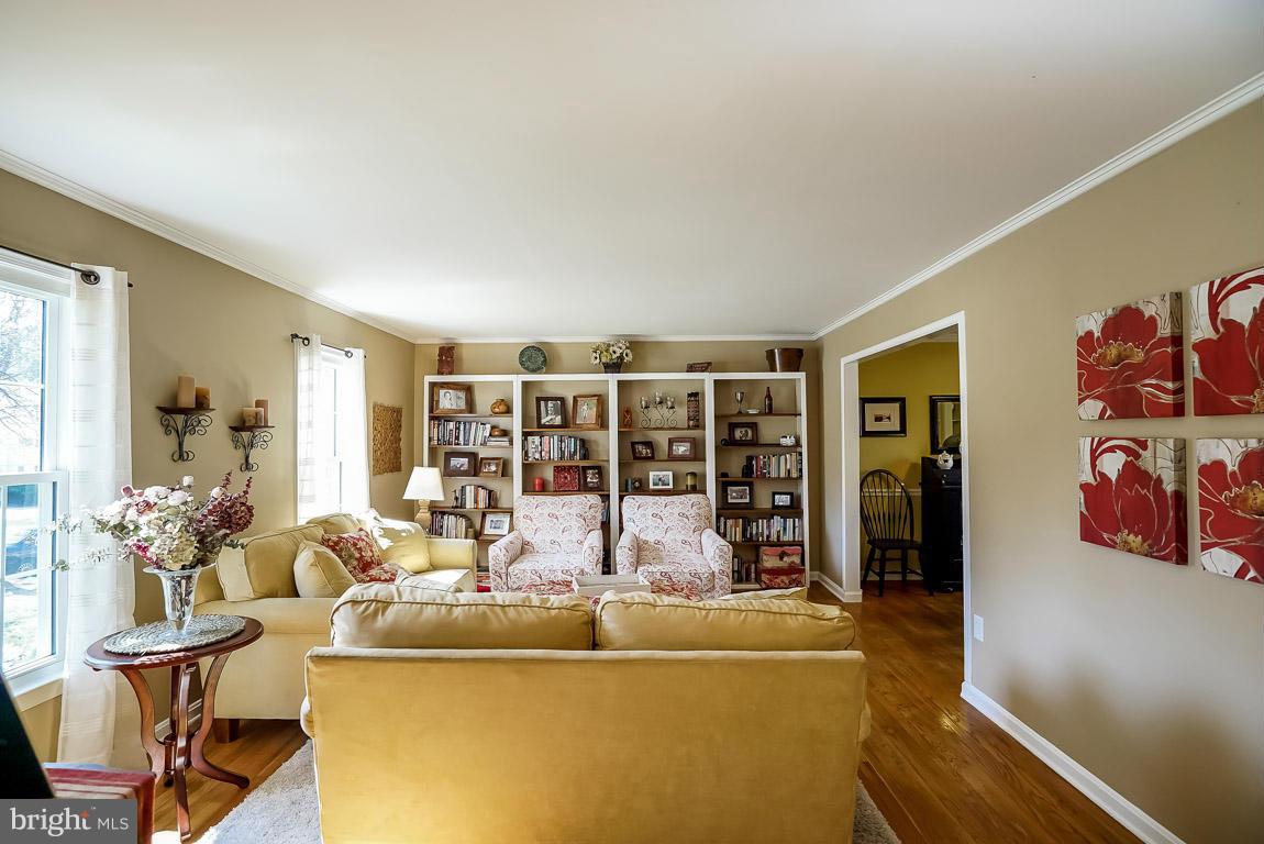 9330 Mellenbrook Road Columbia, MD 21045 - Photo 2 of 30 Living Room