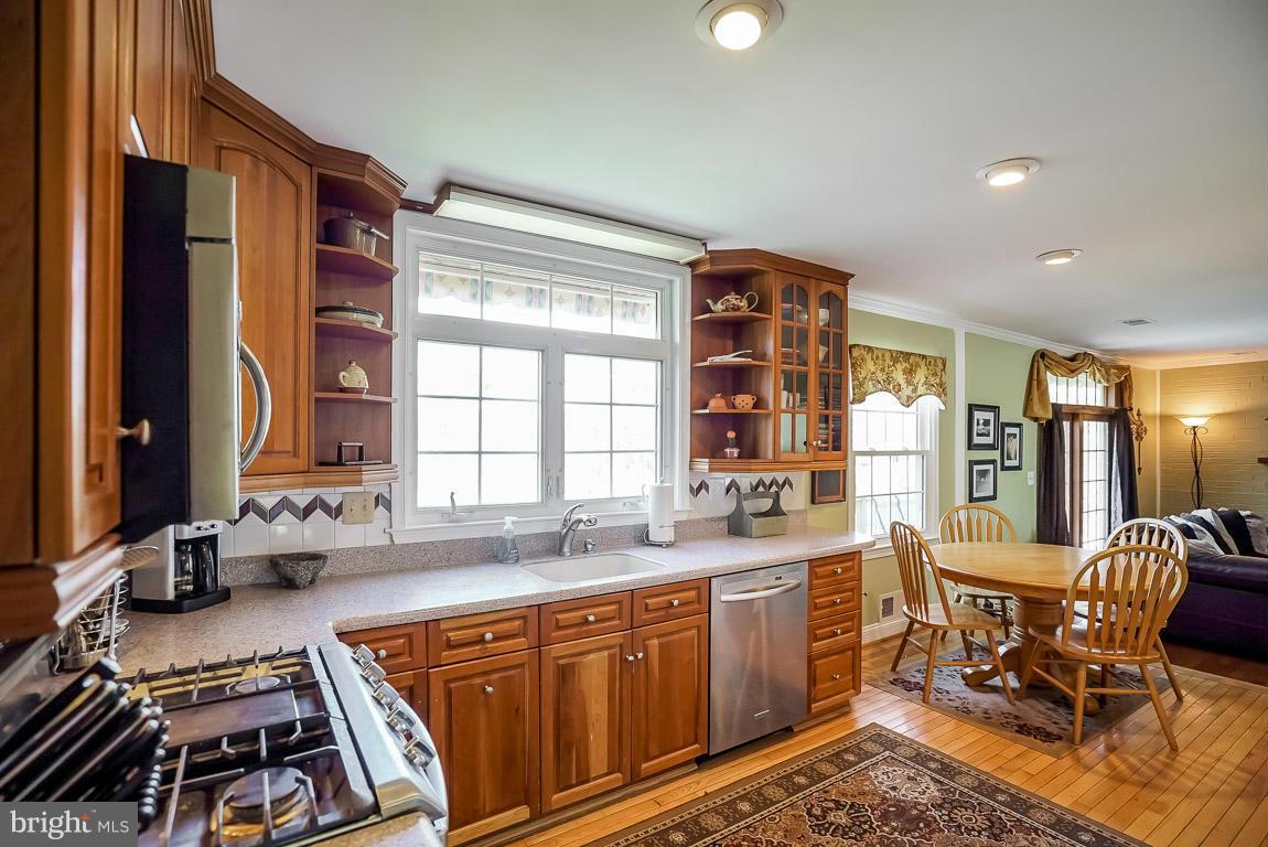 9330 Mellenbrook Road Columbia, MD 21045 - Photo 6 of 30 Kitchen