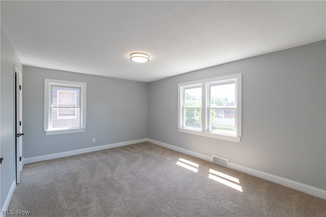 2187 Vernon Road Cleveland, OH 44118 - Photo 22 of 27