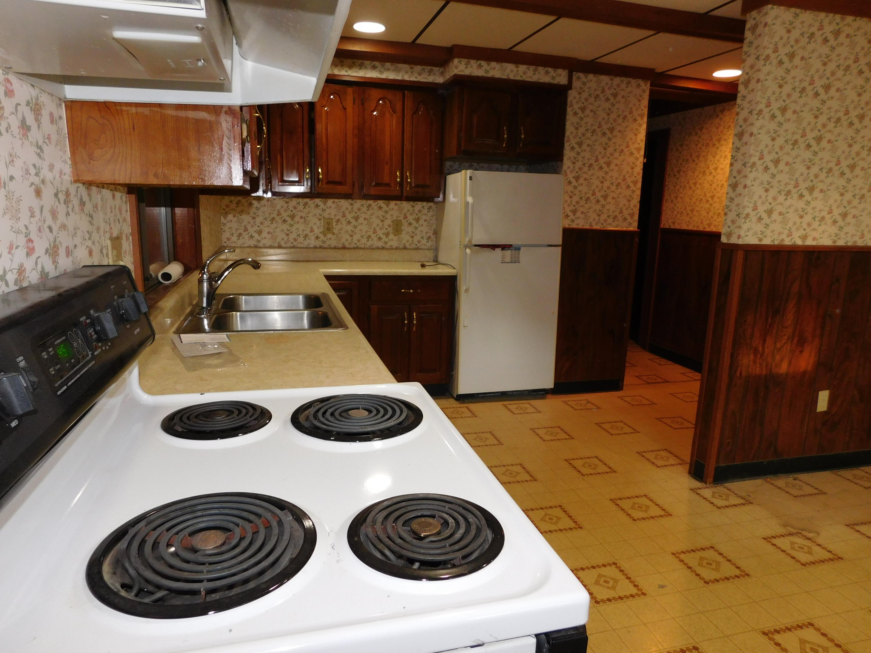 103 Bill Street Bangor, ME 04401 - Photo 11 of 42 DSCN9147