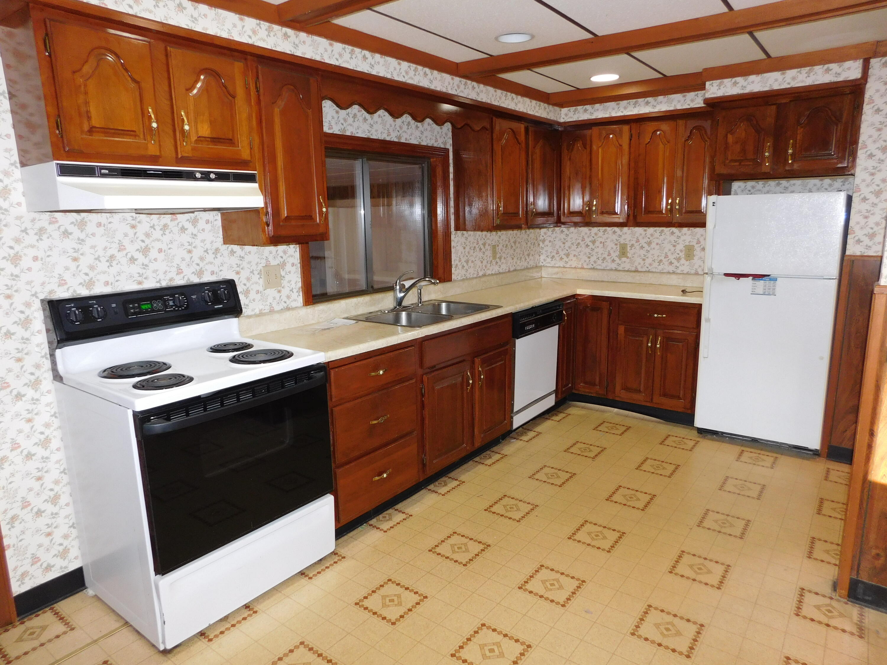 103 Bill Street Bangor, ME 04401 - Photo 6 of 42 DSCN9144