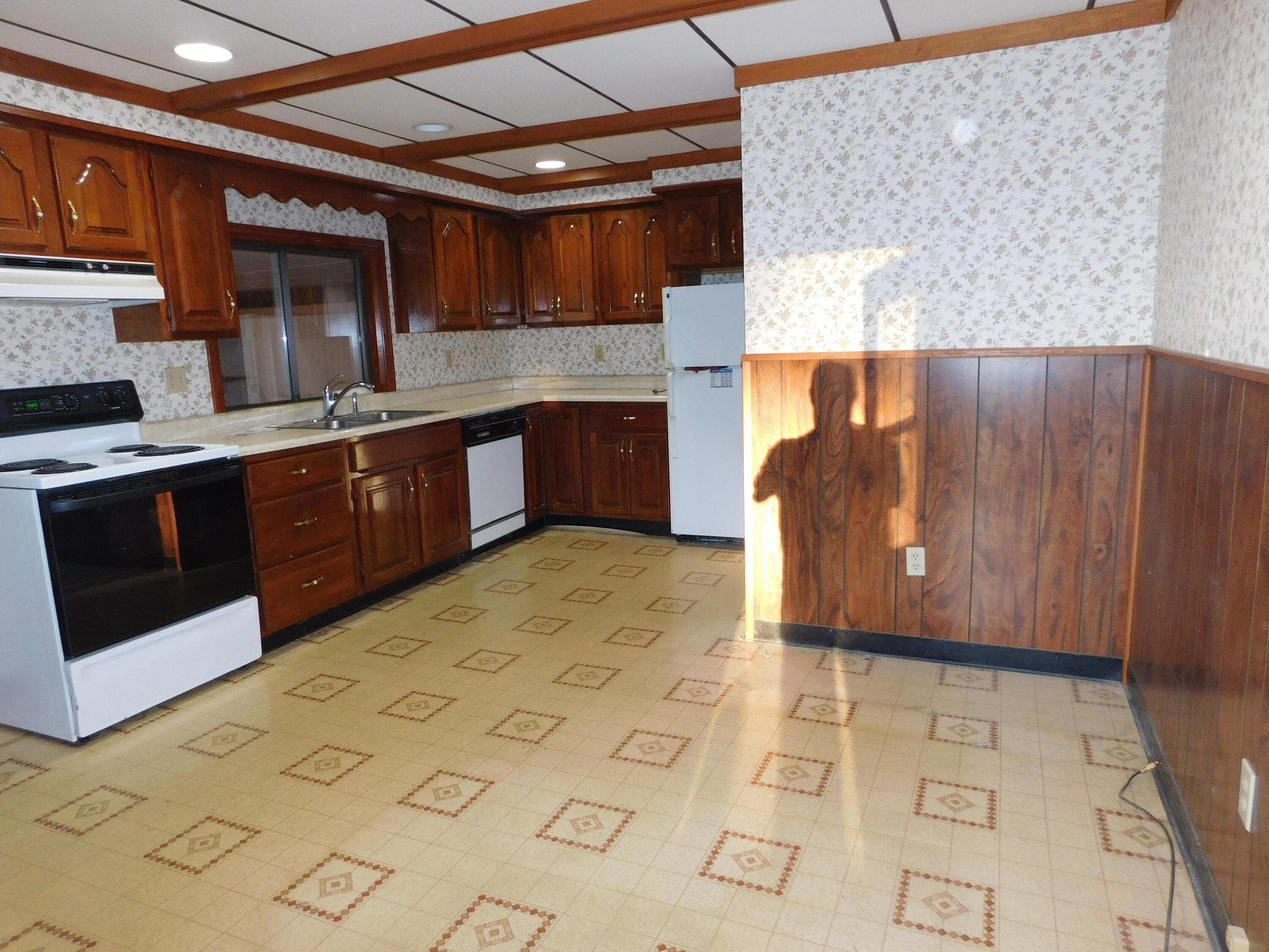 103 Bill Street Bangor, ME 04401 - Photo 7 of 42 DSCN9143